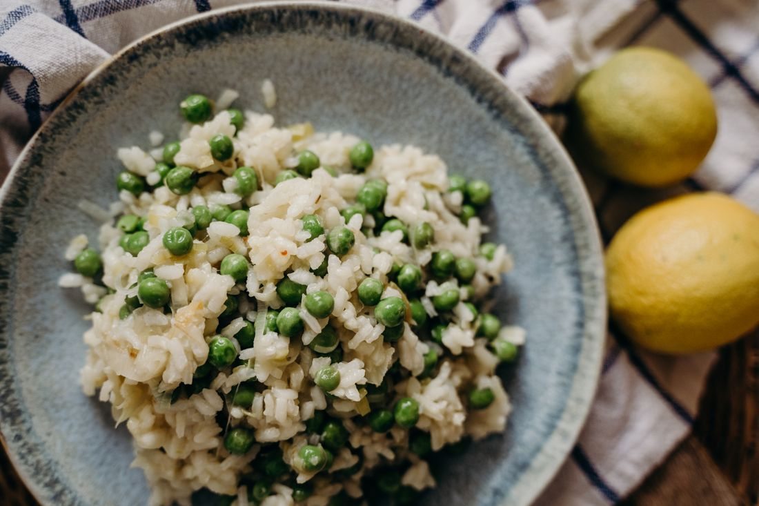Rice with green peas